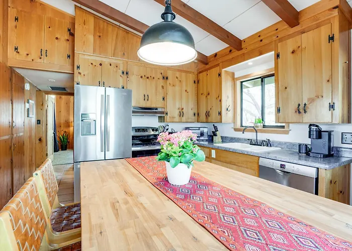 Ferienhaus Family Mountain Getaway, Retreat To The Cool Pine